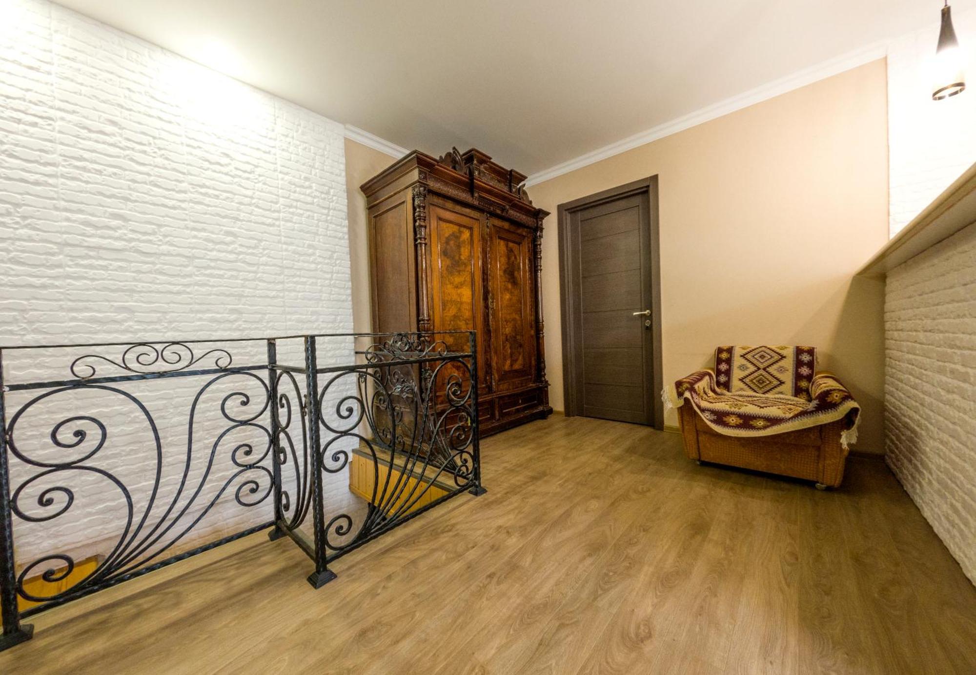 House 54 Otel Kazbegi Dış mekan fotoğraf
