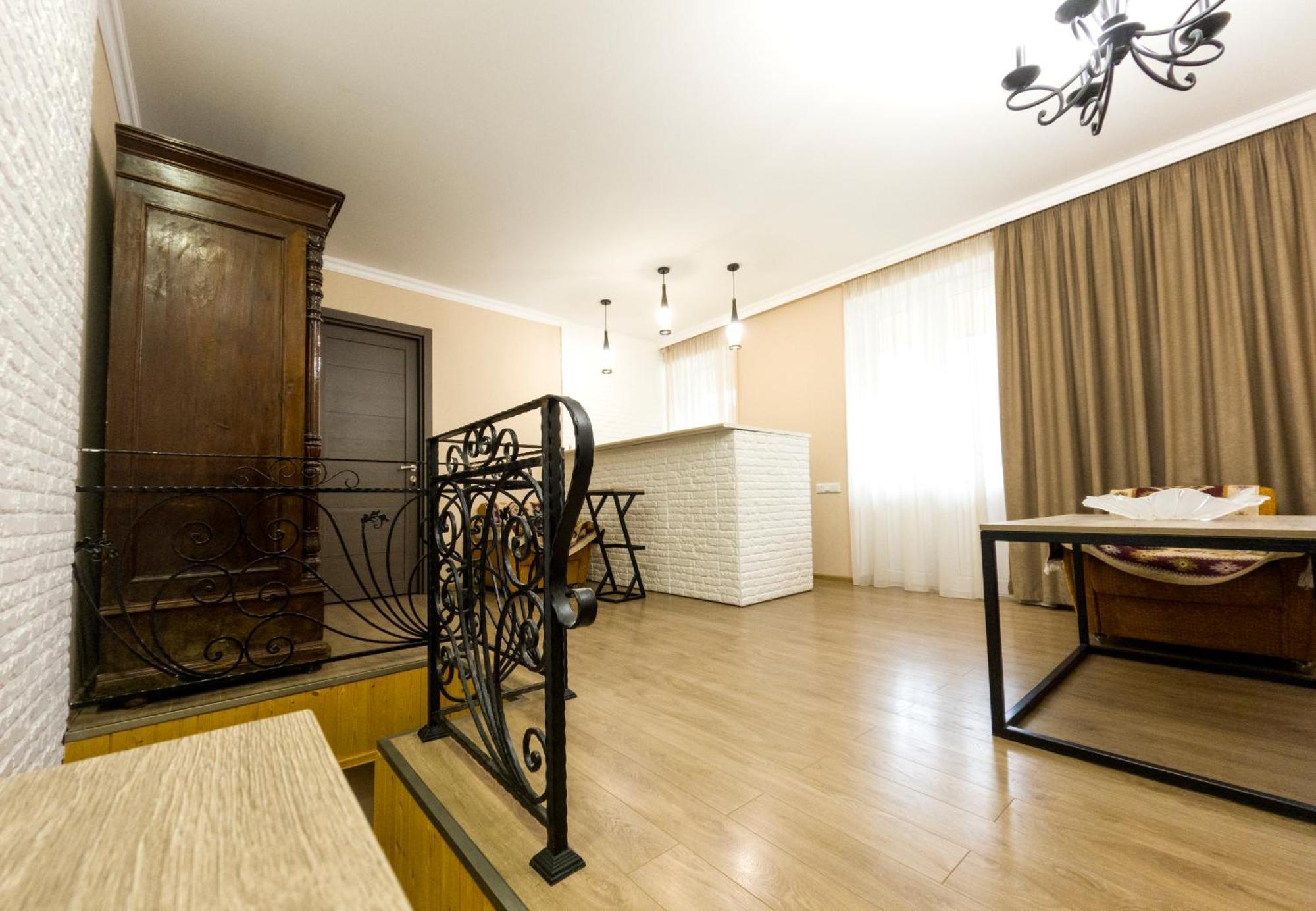 House 54 Otel Kazbegi Dış mekan fotoğraf